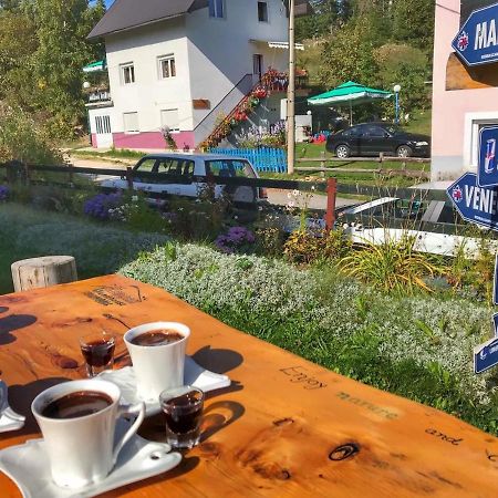 Underwoods Zabljak Guesthouse Екстериор снимка